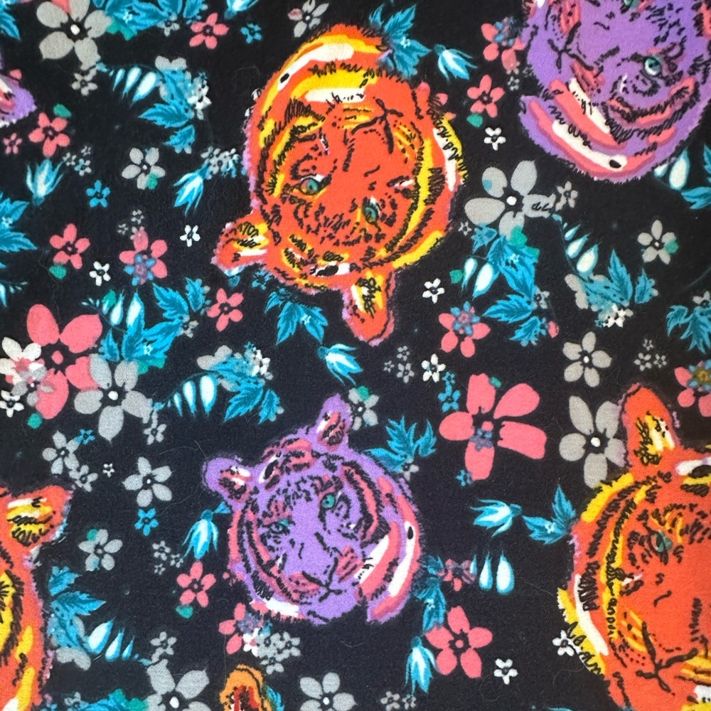 LuLaRoe Tall & Curvy Leggings: 80’s Tigers